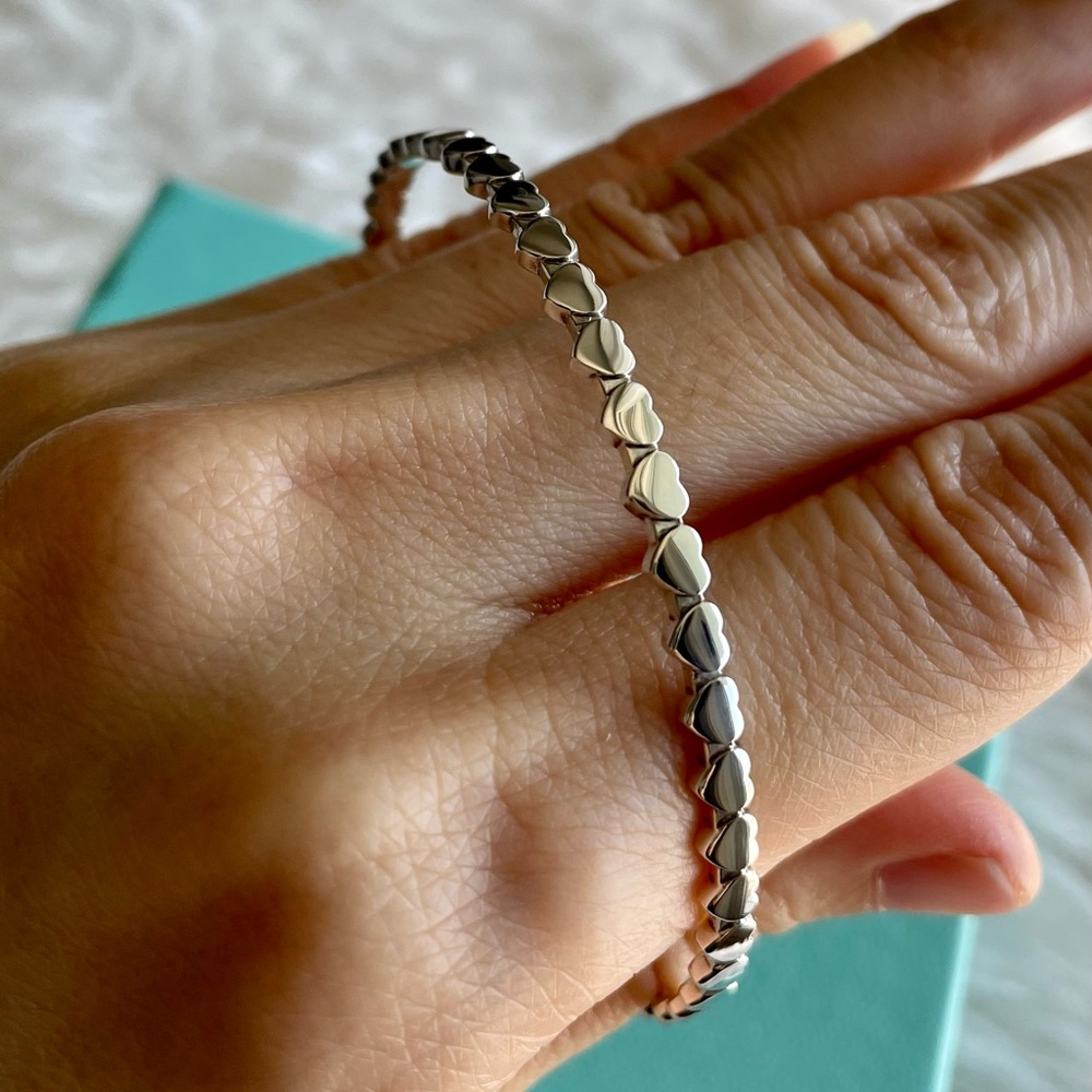 Tiffany and Co. Picasso Crown of Hearts Bangle - Picture 6 of 9